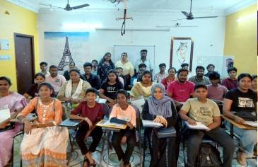French class, DELF exam, TEF training, Le Triomphe Pondicherry, online course, French coaching India