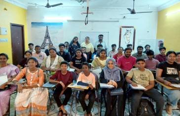 French class, DELF exam, TEF training, Le Triomphe Pondicherry, online course, French coaching India